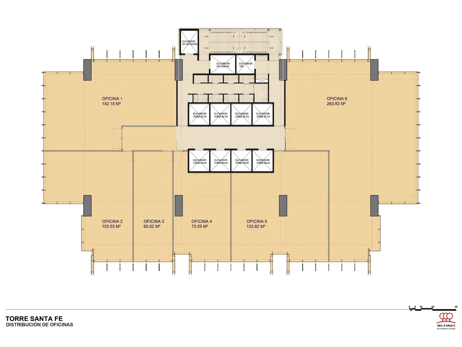 Plano de un edificio de oficinas denominado "Torre Santa Fe", en el que se muestran siete espacios de oficinas con superficies marcadas en metros cuadrados. Los ascensores y las escaleras están centralizados; las oficinas rodean el núcleo por todos los lados.